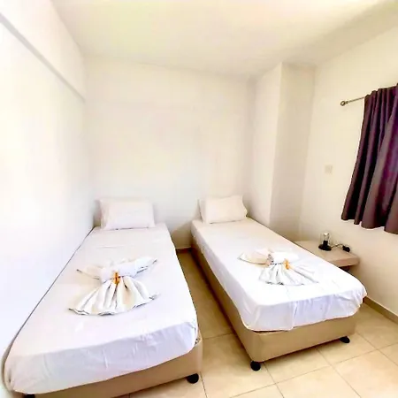 Chrystal Rocks Appartement *